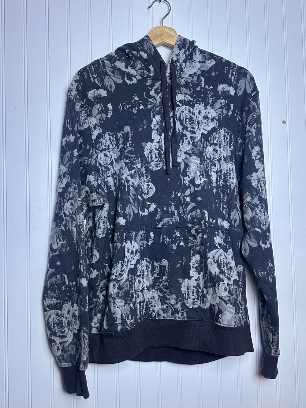 VRST Men's Classic Fleece Hoodie Monochromatic Floral Grey grey and black Medium - Picture 5 of 11